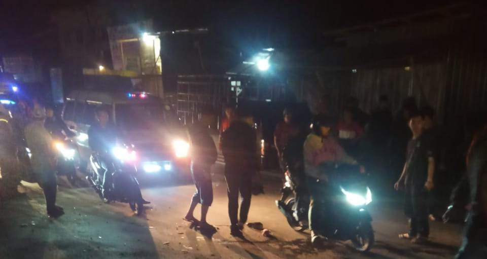 Akibat Sering mati Lampu Dijalan Jamin Ginting, Mobil Mini Bus KT Tabrak Trotoar