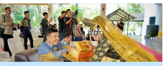 Mewakili Plt Bupati Langkat, Asisten Adm Umum Musti menghadiri Grand Final Putra-Putri Langkat