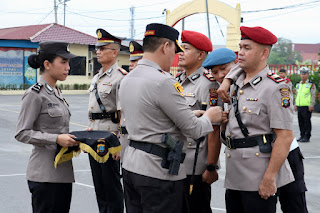 Kapolres Pelabuhan Belawan Pimpin Upacara Serah Terima Jabatan Kasat Narkoba dan Kasat Lantas