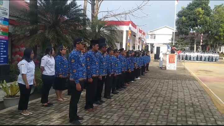 Dinas pendidikan wilayah lV provsu memimpin upacara HUT RI ke 79 dilapangan SMA Negeri 2 Negeri Kabanjahe.