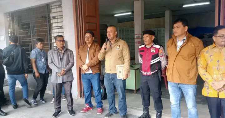 Kegiatan Sortir dan Lipat Surat Suara Pilkada 2024 di Gudang KPU Kabupaten Karo, Polres Tanah Karo Pastikan Keamanan Kegiatan