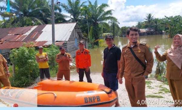 PJ Bupati Langkat Salurkan Bantuan untuk Warga Terdampak Banjir di Kecamatan Babalan dan Sei Lepan