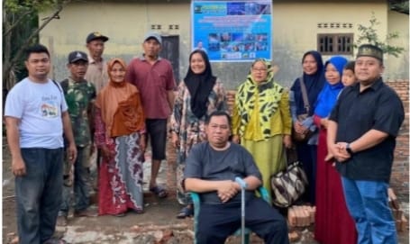 Ibu Endang/ibu Ondim Kunjungi Pembangunan Rumah Pak Sardi Warga Dhuafa’