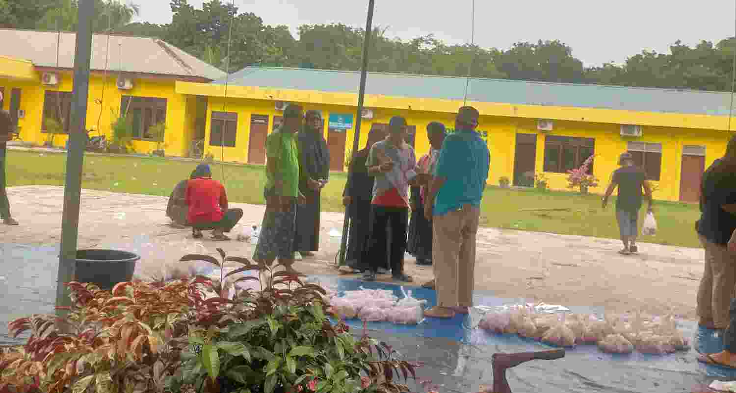Hari Raya Idul Adha 1446H Kemenag Langkat sembelih 11 sapi satu kambing di Halaman kantor